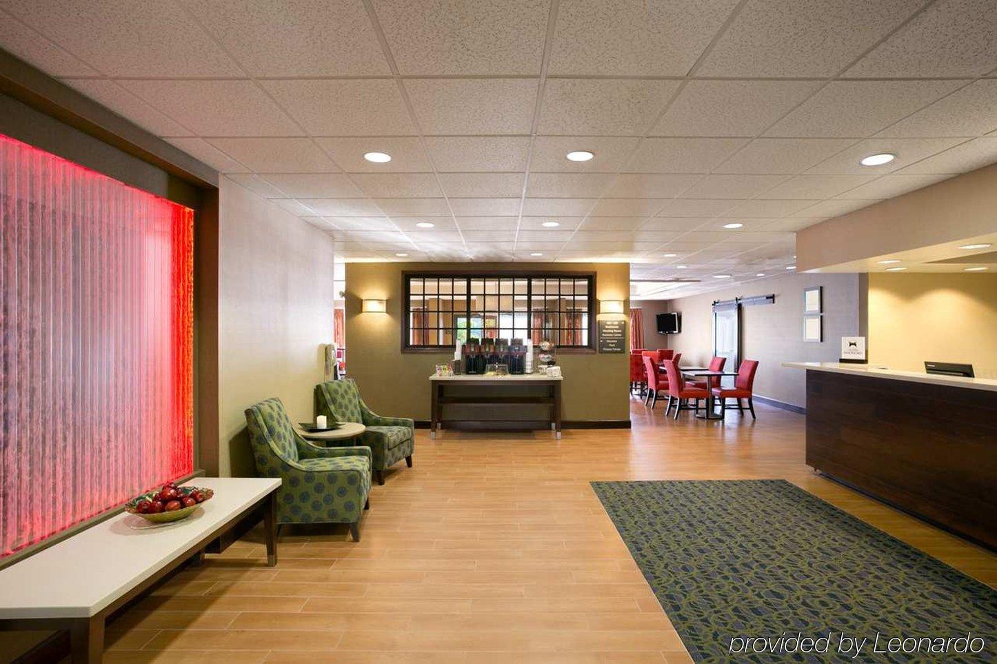 Hampton Inn Bedford Exterior photo